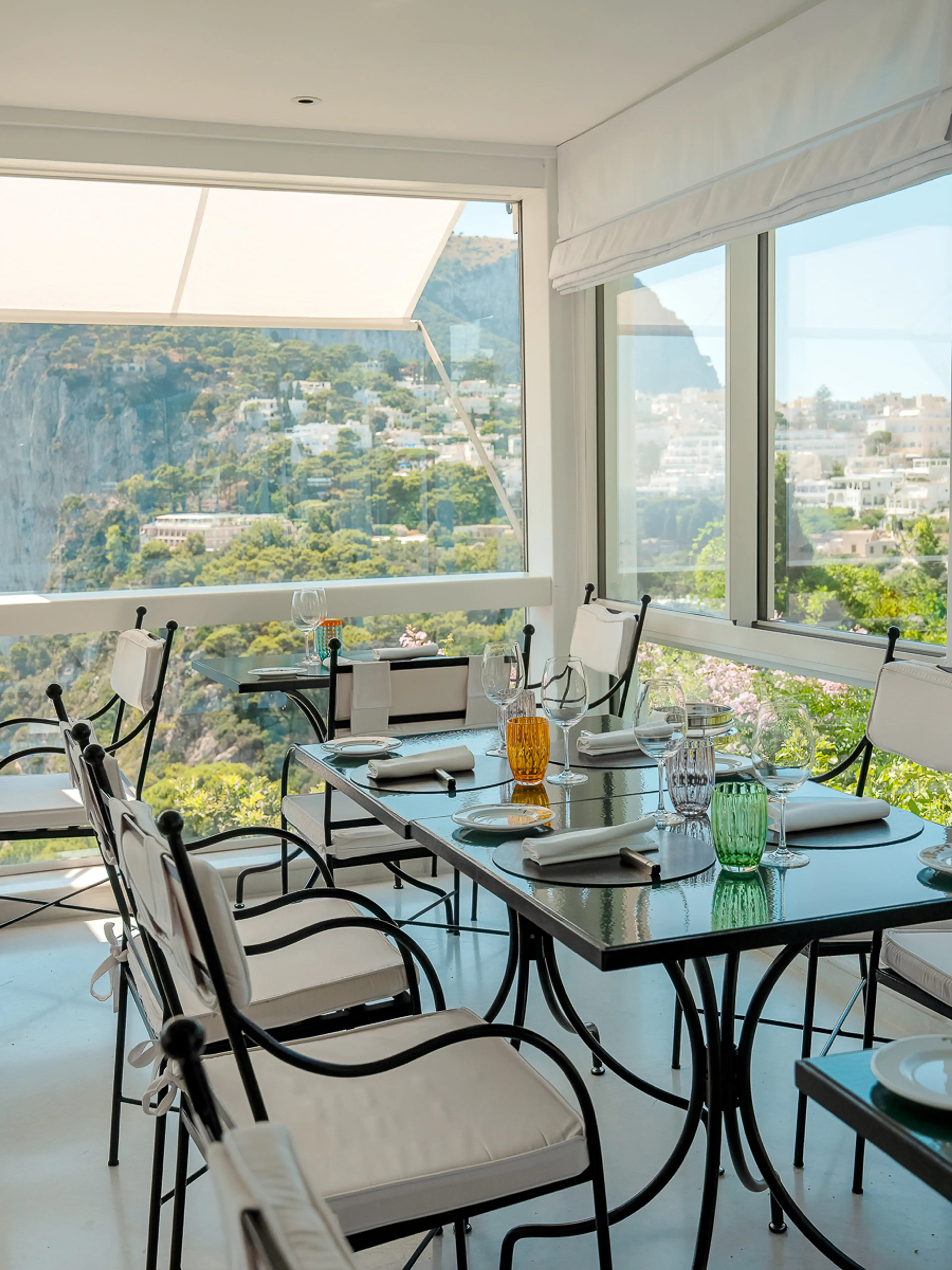 Interior and terrace of L’agave in Capri