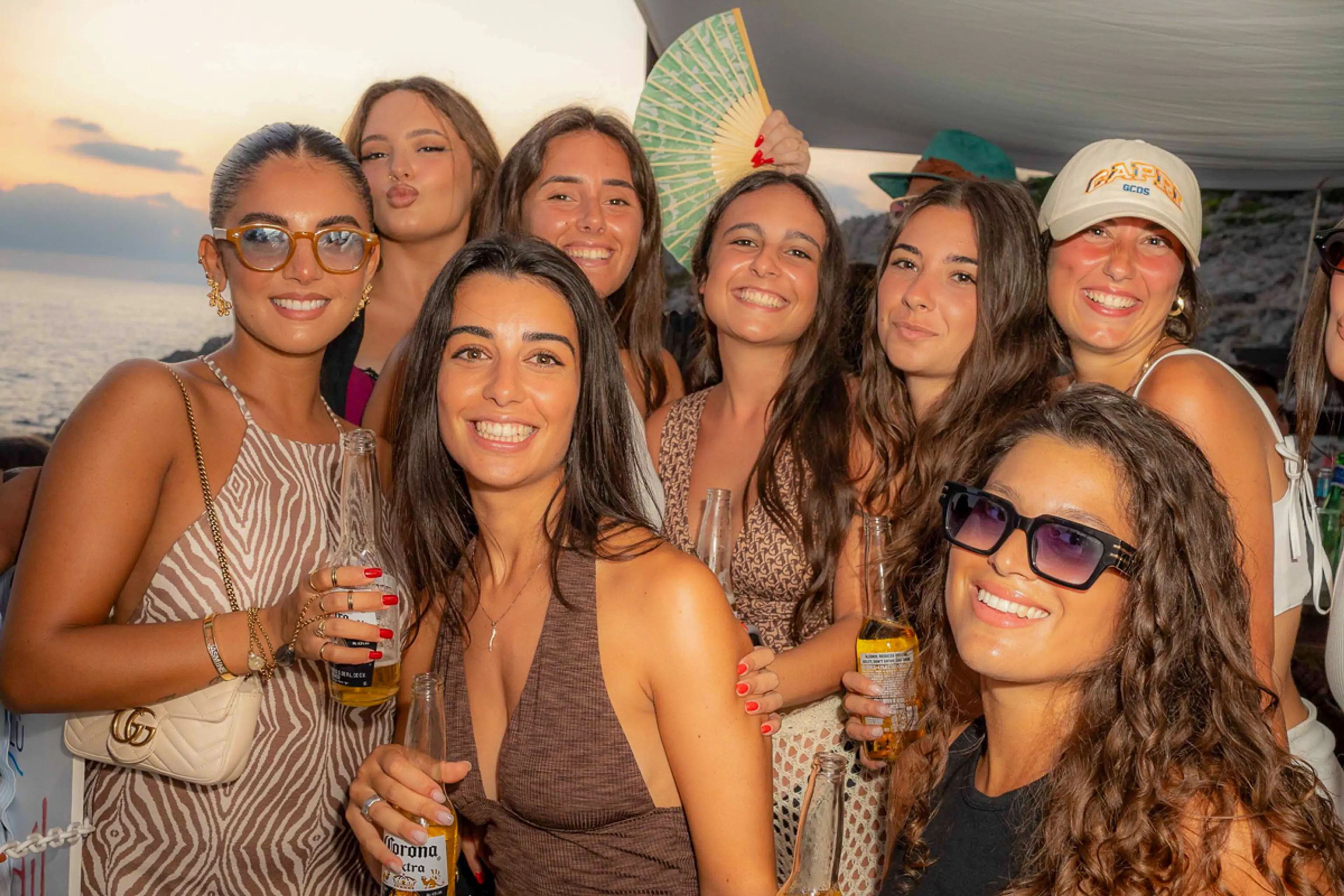 Maliblù Sunset — Persone