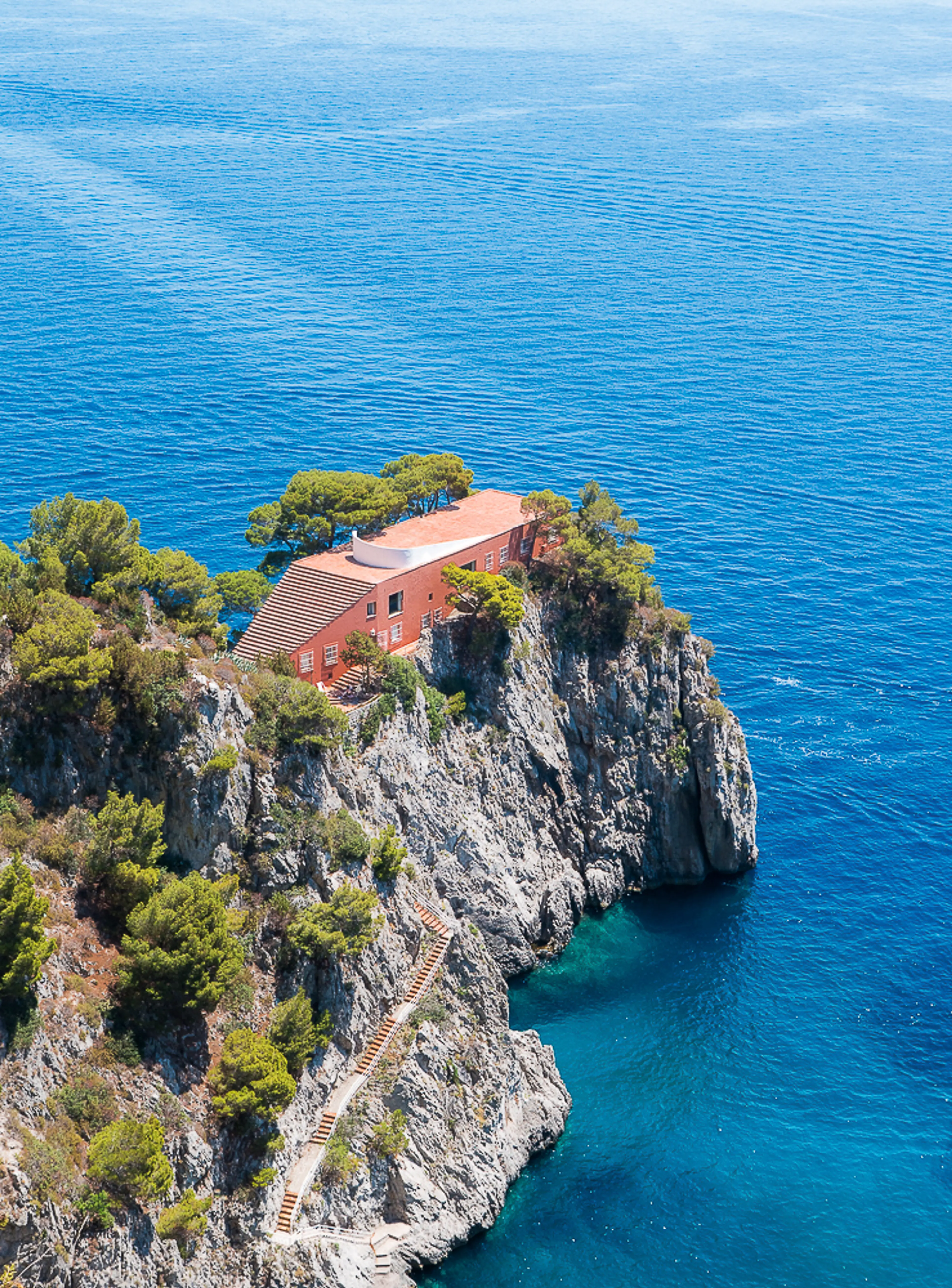 Walk along the coast of Capri
