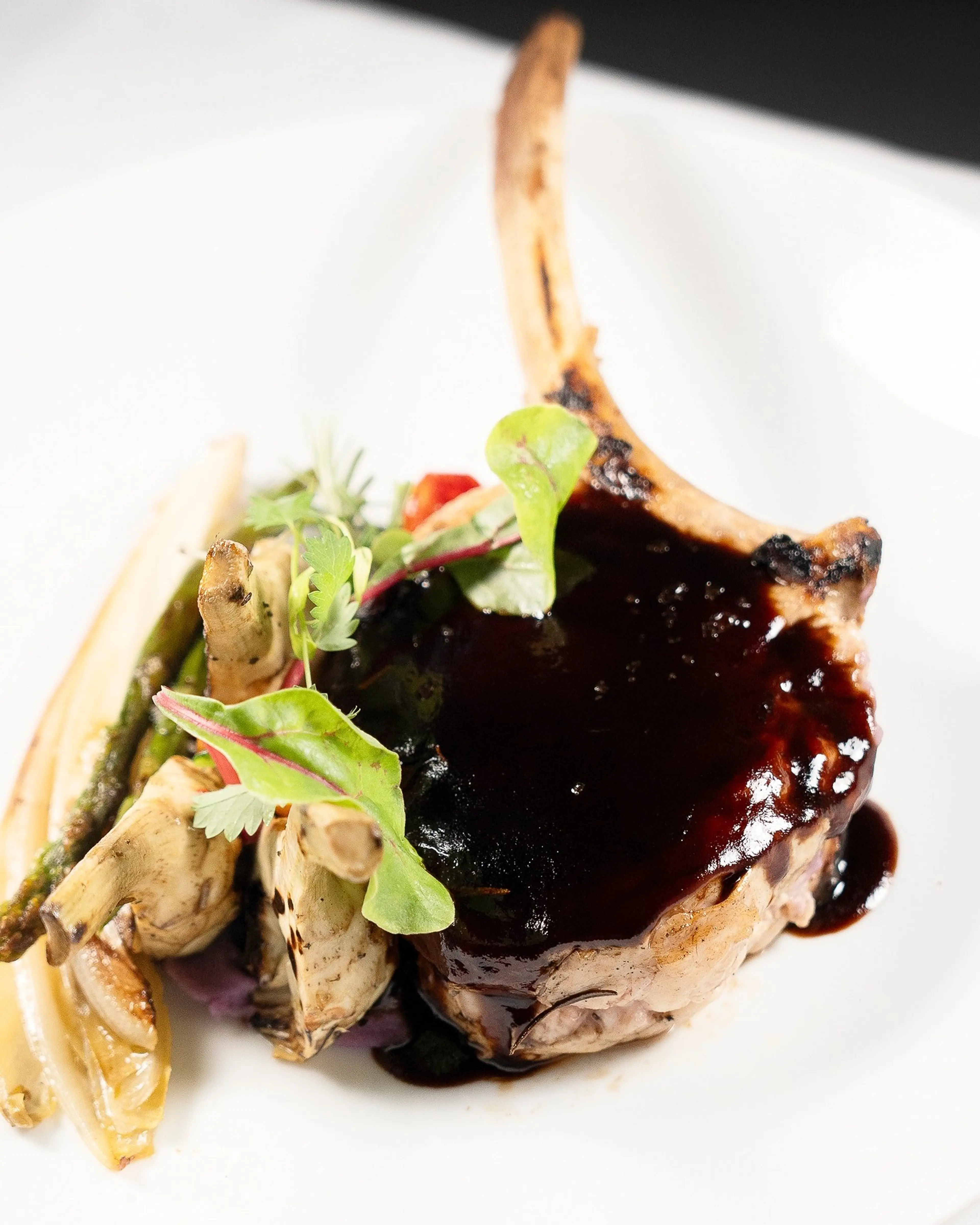 Lamb chop with red-wine reduction