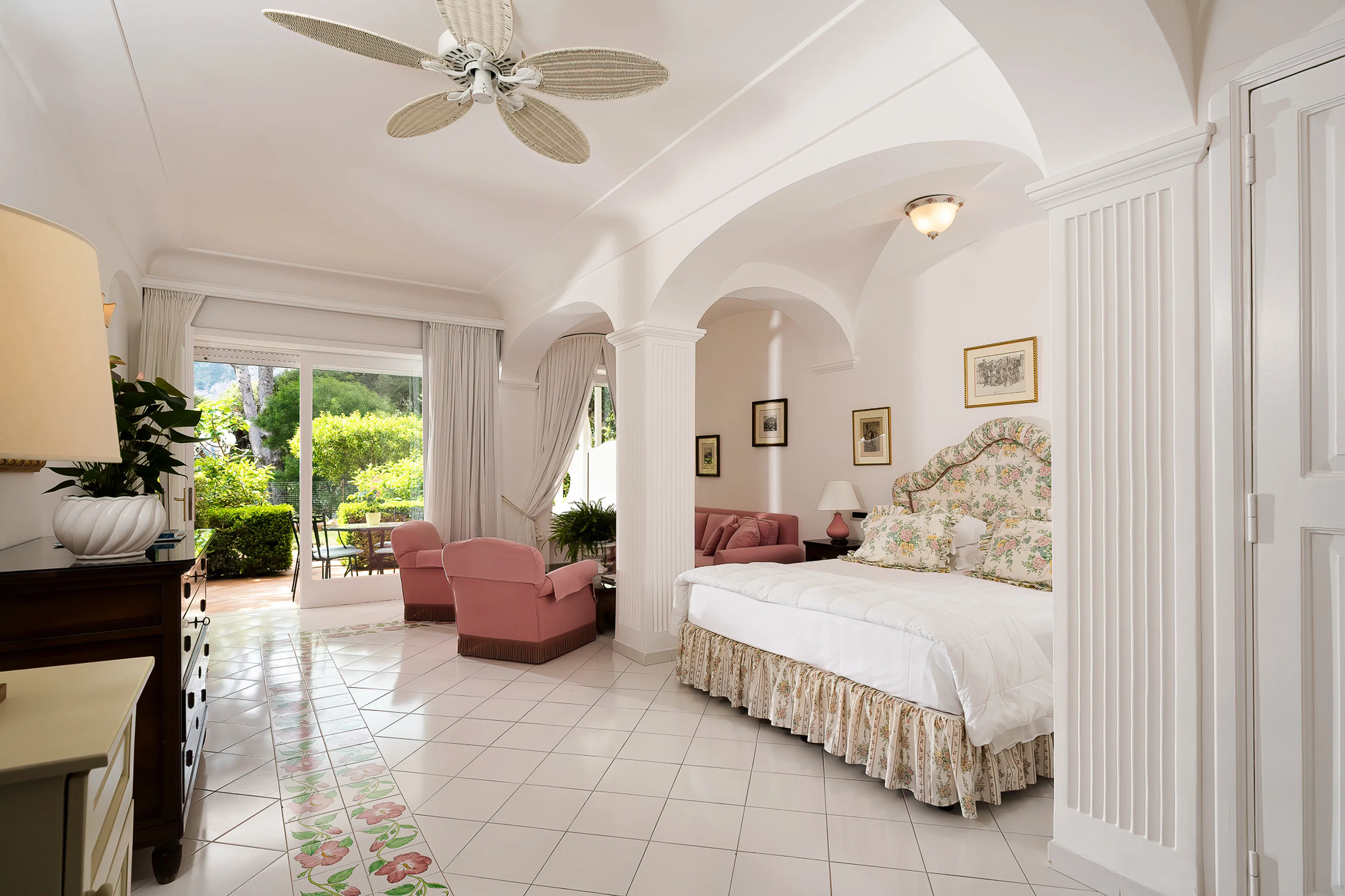 Junior Suite Garden with vaulted ceilings