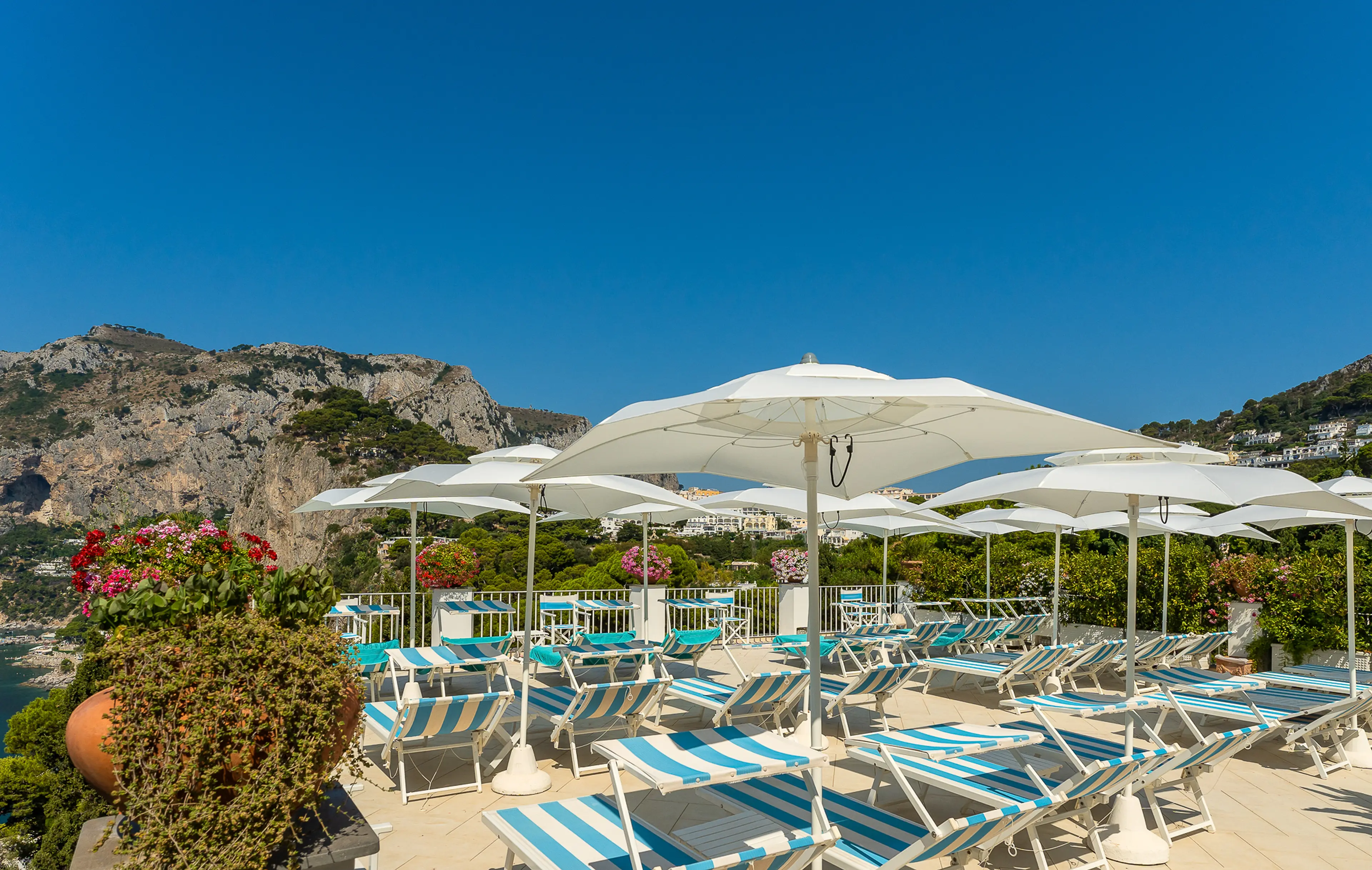 The sun deck above Marina Piccola