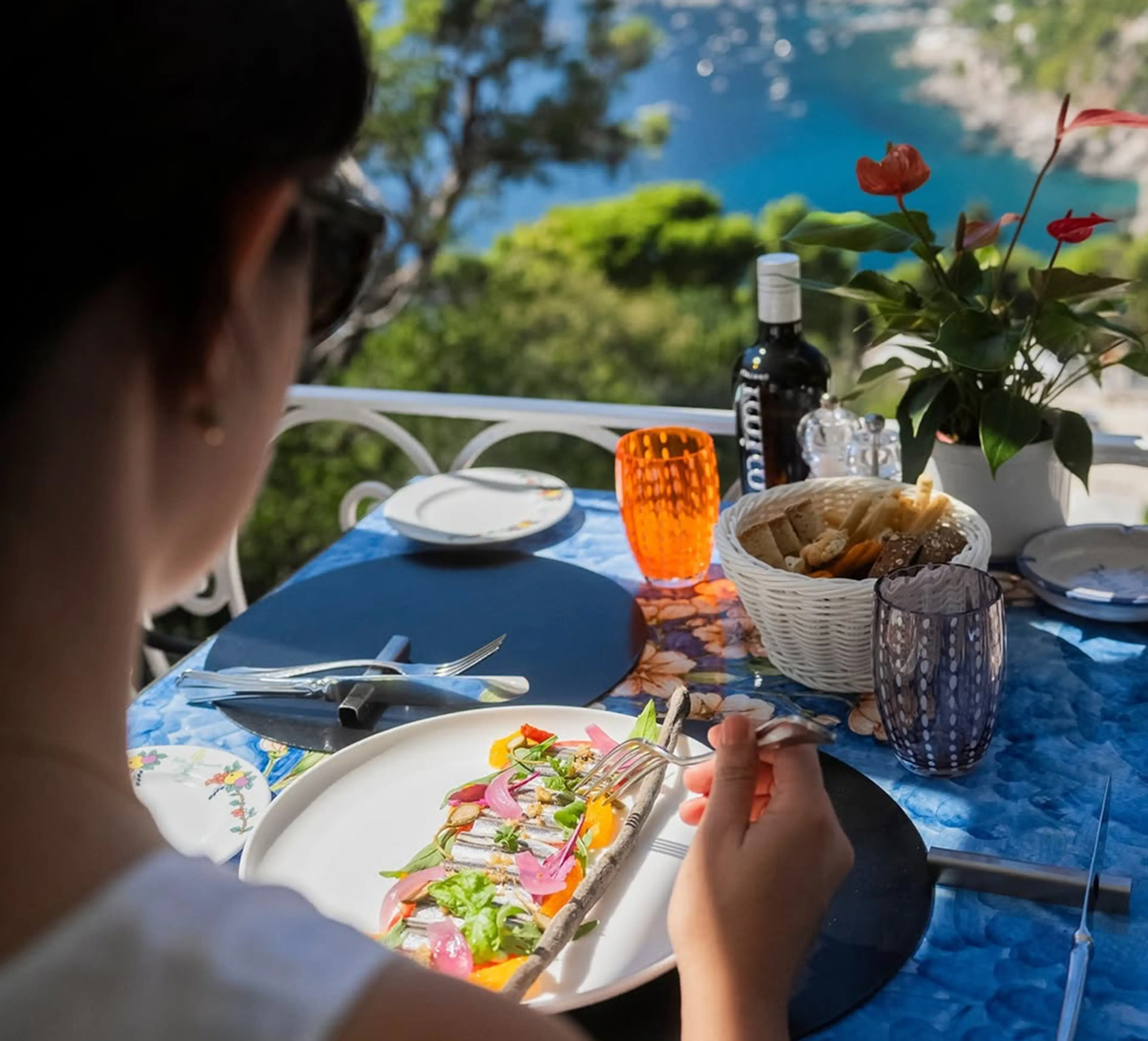 Lunch on the terrace with sea view