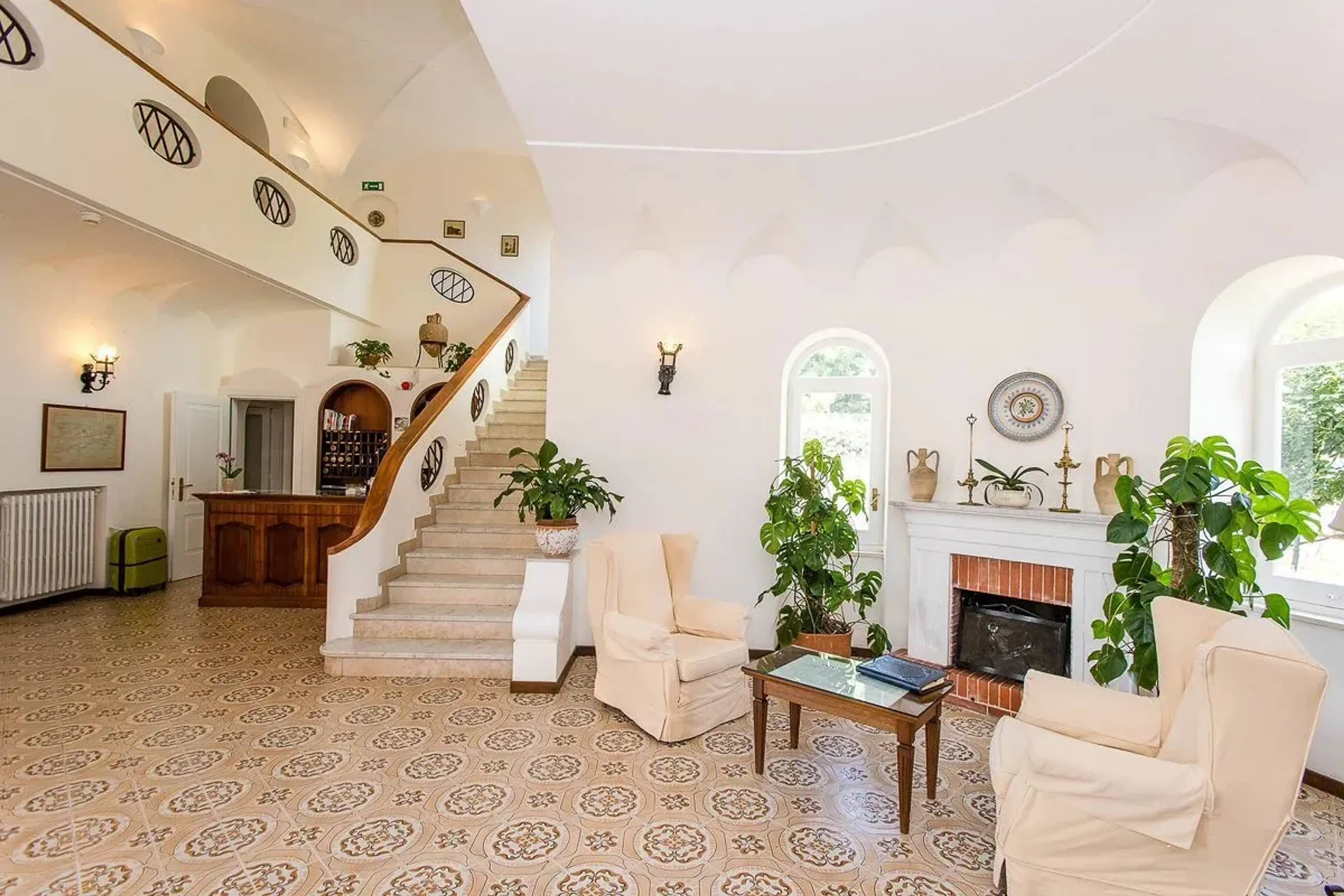 Hall with fireplace - Villa Sarah Capri