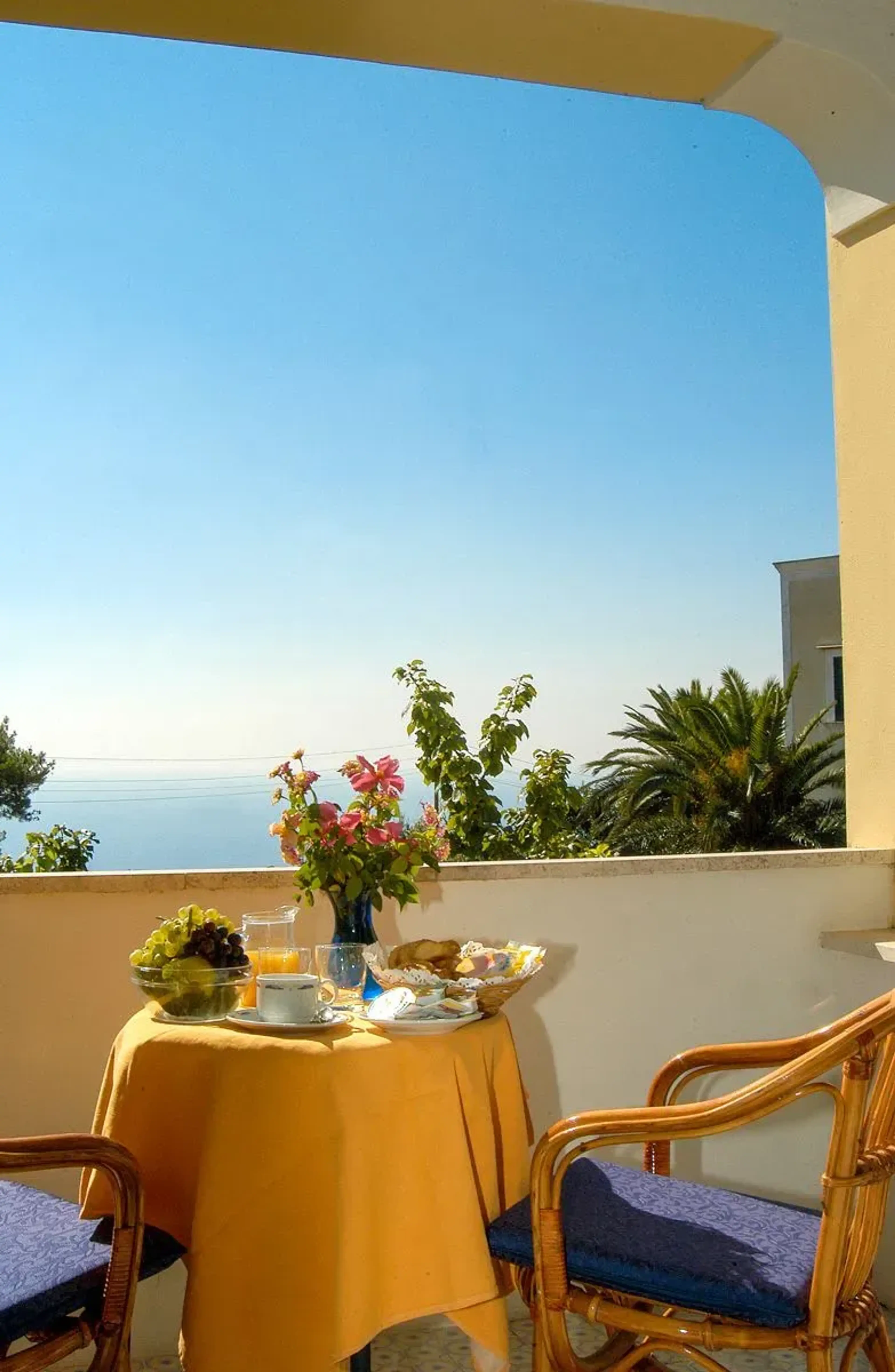 Breakfast on terrace - Villa Sarah Capri