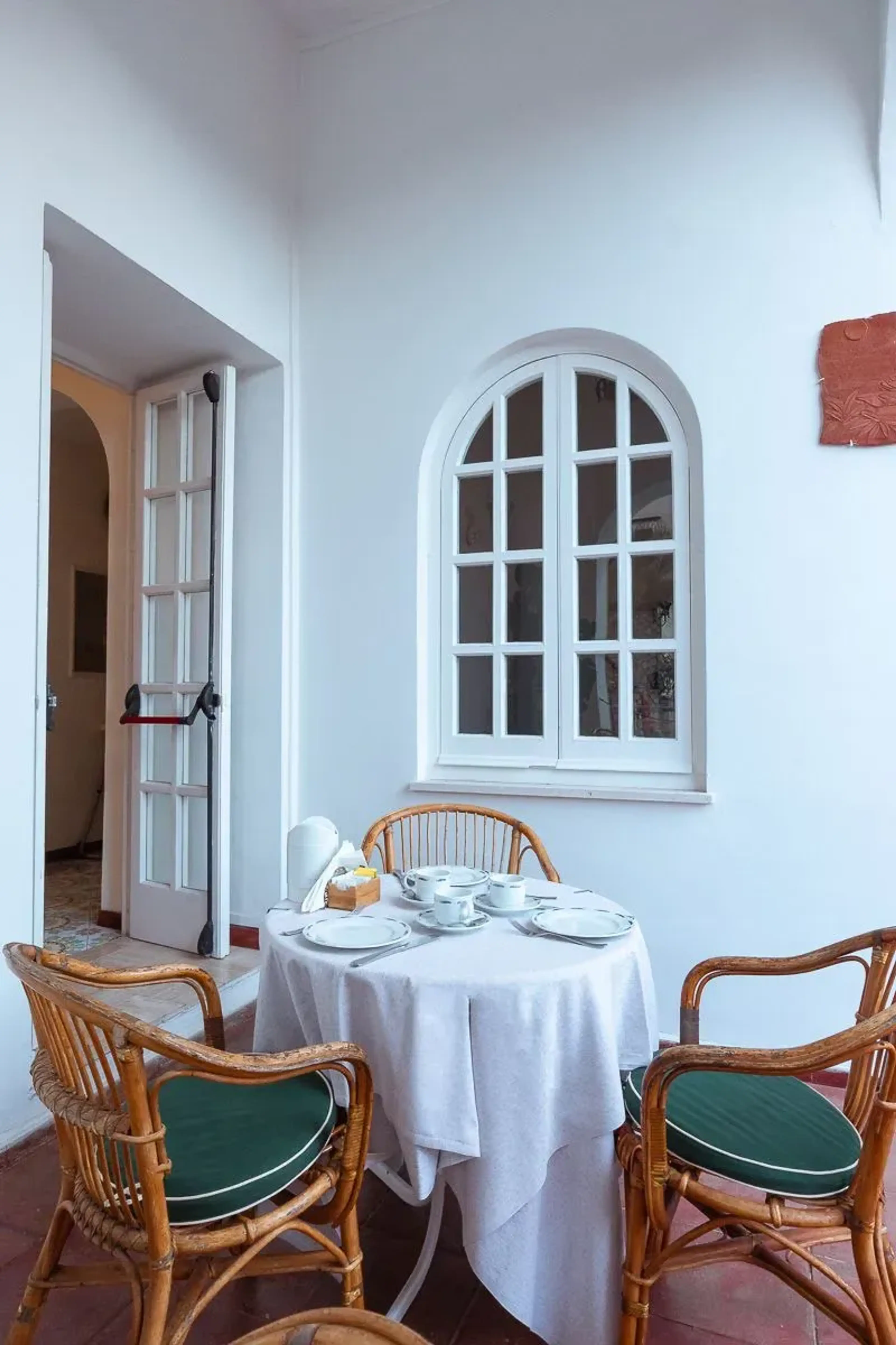 Outdoor breakfast area - Villa Sarah Capri