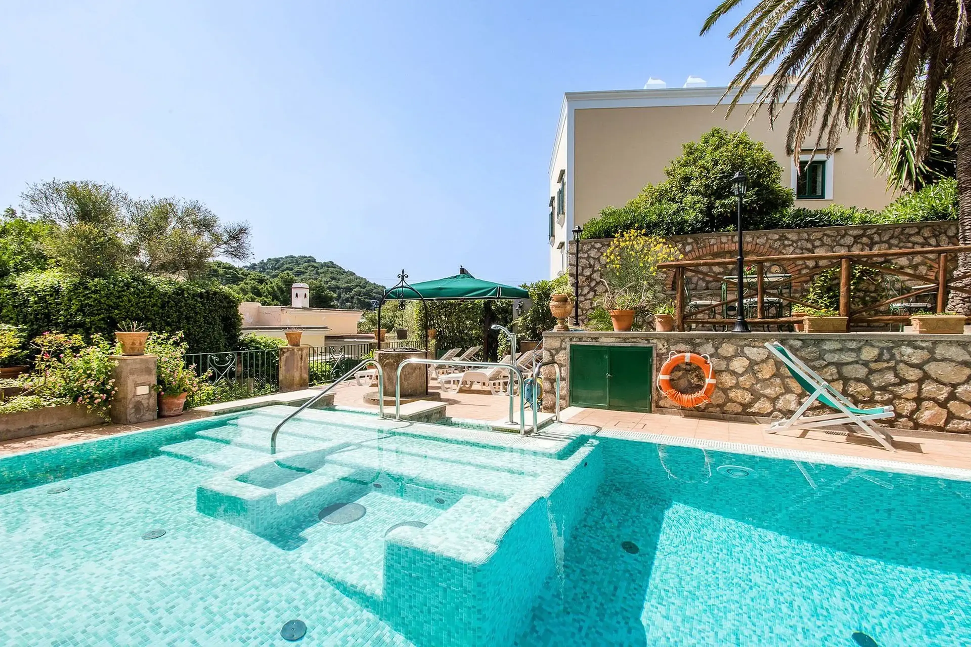 Outdoor pool - Villa Sarah Capri