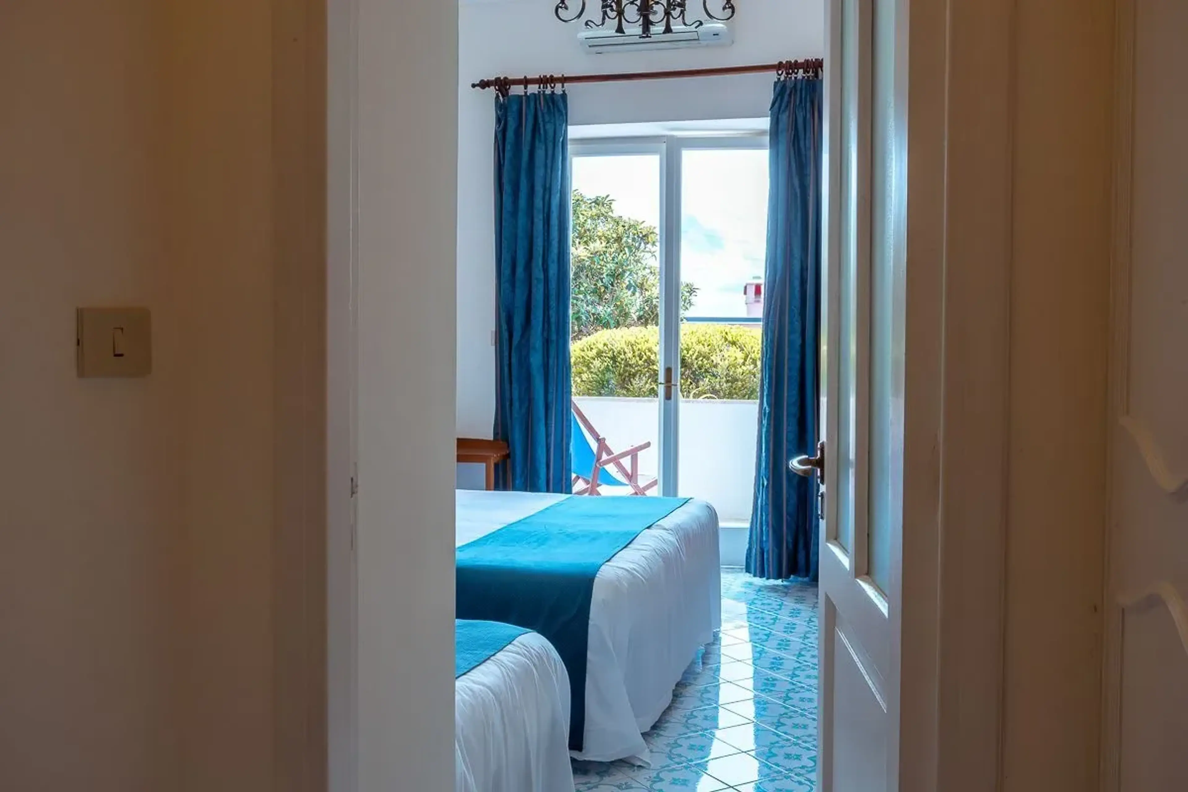 Room with terrace view - Villa Sarah Capri